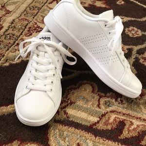 adidas Shoes - Adidas sneaks classic white adidas Shoes - Adidas sneaks classic white